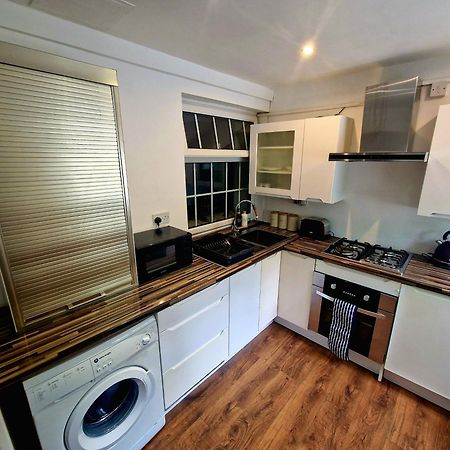Private Courtyard Apartment In Bradford With Parking Shipley  Esterno foto