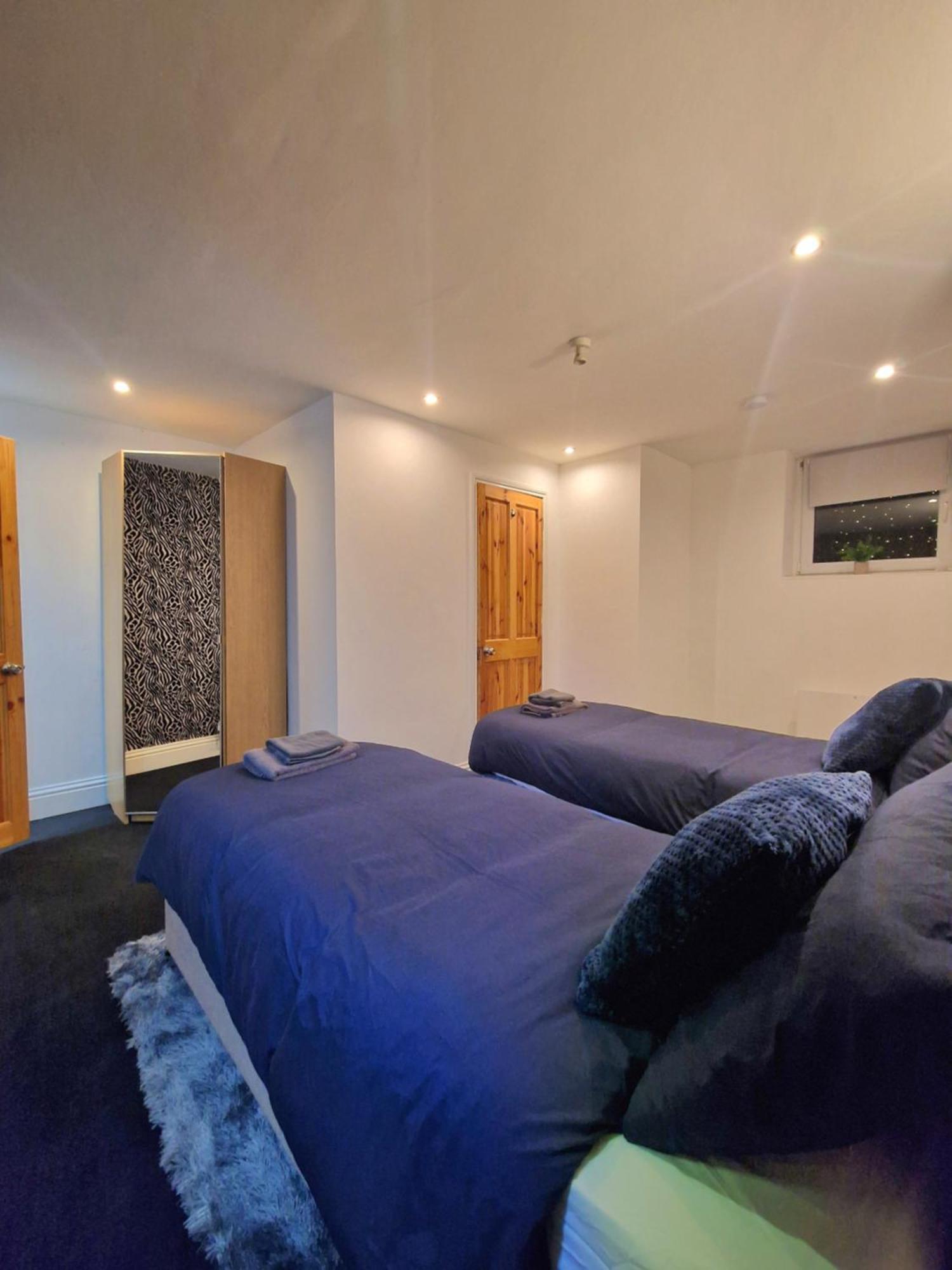 Private Courtyard Apartment In Bradford With Parking Shipley  Esterno foto
